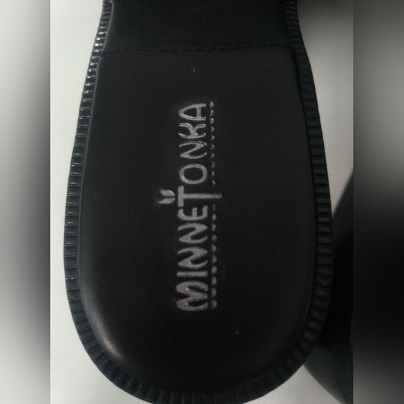 Minnetonka Black Sandals / Size 9 - Picture 6 of 6